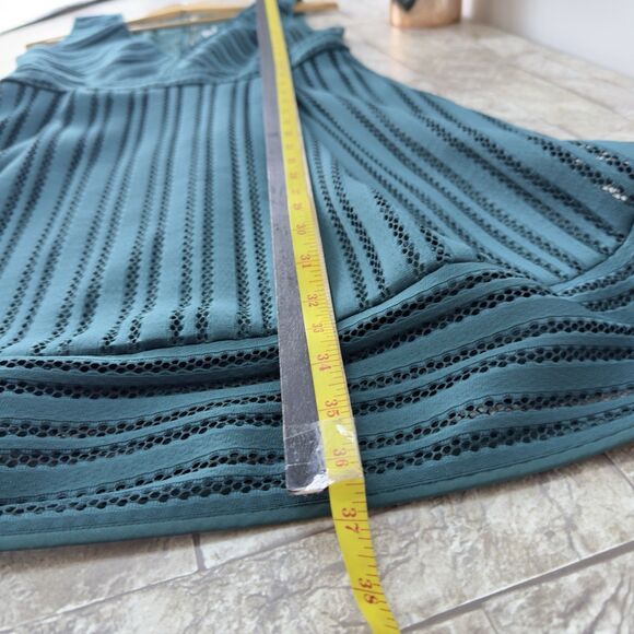 NEW ! J.CREW Striped Eyelet Dress Sz 6 - Picture 14 of 17